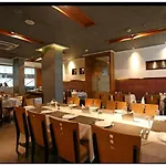 Suncity Premiere, Near To Airport Hotel 3*