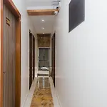 Oyo 14056 Golden Arch Hotel 3*