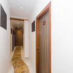 Hotel Oyo 14056 Golden Arch Mumbai