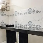 Guest house Oyo 45370 Elegant Powai 3*