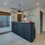 Oyo Townhouse 339 Worli