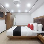 Hotel Capital O 68823 Baba's Residency