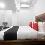 Capital O 68823 Baba's Residency Hotel 3*