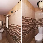 Oyo 75571 Sai Pooja Lodging