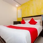 Oyo 26199 Spring Hill Hotel 3*