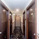 Hotel Oyo 26199 Spring Hill 3*
