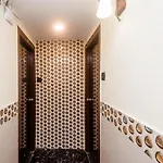 Oyo 26199 Spring Hill Hotel