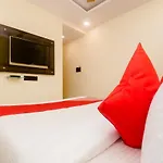 Hotel Oyo 26199 Spring Hill 3*