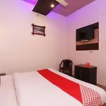 Oyo 77182 Sea Rock Mumbai
