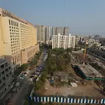 Aristo Serviced Near Kokilaben Dhirubai Ambani Hospital For Family Only *