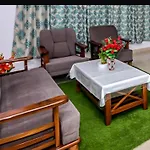 Aristo Serviced Near Kokilaben Dhirubai Ambani Hospital For Family Only Mumbai