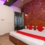 Oyo 77182 Sea Rock 3* Mumbai