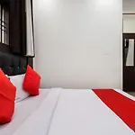Hotel Oyo 77182 Sea Rock Mumbai