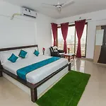 Aristo Serviced Near Kokilaben Dhirubai Ambani Hospital For Family Only Apartment