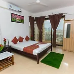 Aristo Serviced Near Kokilaben Dhirubai Ambani Hospital For Family Only * Mumbai