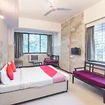 Oyo 71397 Guru Mumbai