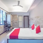 Oyo 71397 Guru 3* Mumbai