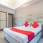 Oyo 71397 Guru Hotel 3*