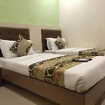 Hotel Golden Nest Popular Residency