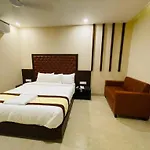 Hotel New 3*