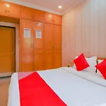Oyo 79583 Seven Sun Guest House