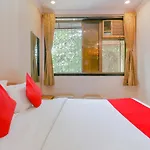 Hotel Oyo 79583 Seven Sun Guest House