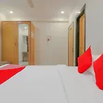 Hotel Oyo 79583 Seven Sun Guest House Mumbai