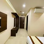 Hotel New 3*