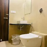 Hotel New 3*