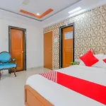 Hotel Oyo 79583 Seven Sun Guest House