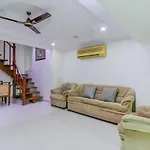 Hotel Oyo 79583 Seven Sun Guest House 3*