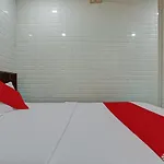 Oyo 82580 Taj Residency Lodging And Boarding