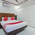 Oyo 66155 Golden Palace Hotel