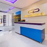 Oyo 66155 Golden Palace