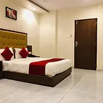 Hotel Bkc Grand- Near Trade Centre, Visa Consulate