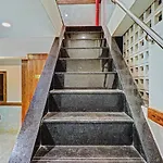 Capital O 79228 Hotel Peninsula Suites