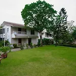 Eko Stay - Tropical Beach Apartments