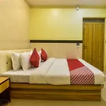 Vaccinated Staff- Oyo 69199 Hotel Swapna