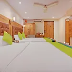 Hotel Treebo Trend Anam Interrnational 3*