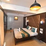 Neelkiran Hotel 3*