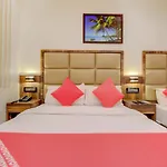 Oyo 76180 Hotel Meriton