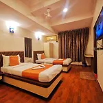 Hotel Neelkiran 3*