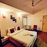 Neelkiran Hotel 3*