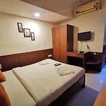 Hotel Neelkiran 3*