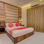 Oyo 76180 Meriton 3*