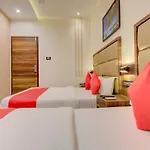 Oyo 76180 Meriton 3*