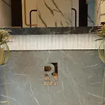 Rich Mumbai