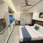 Hotel Rich 3*