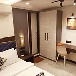 Rich Mumbai