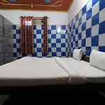 Hotel Oyo 44090 Classic Residency 3*